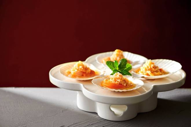 Scallops With Garlic And Vermicelli (3 Pcs) 蒜蓉粉丝扇贝（三个)